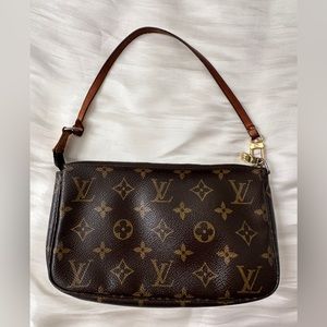 LV Pochette